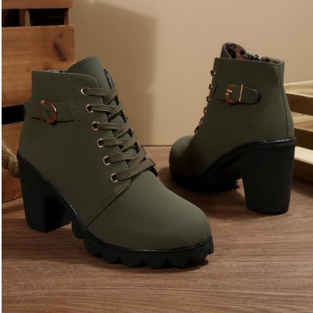 Katni - Chic Veterschoenen met Metalen Gesp en Chunky Enkellaarsjes