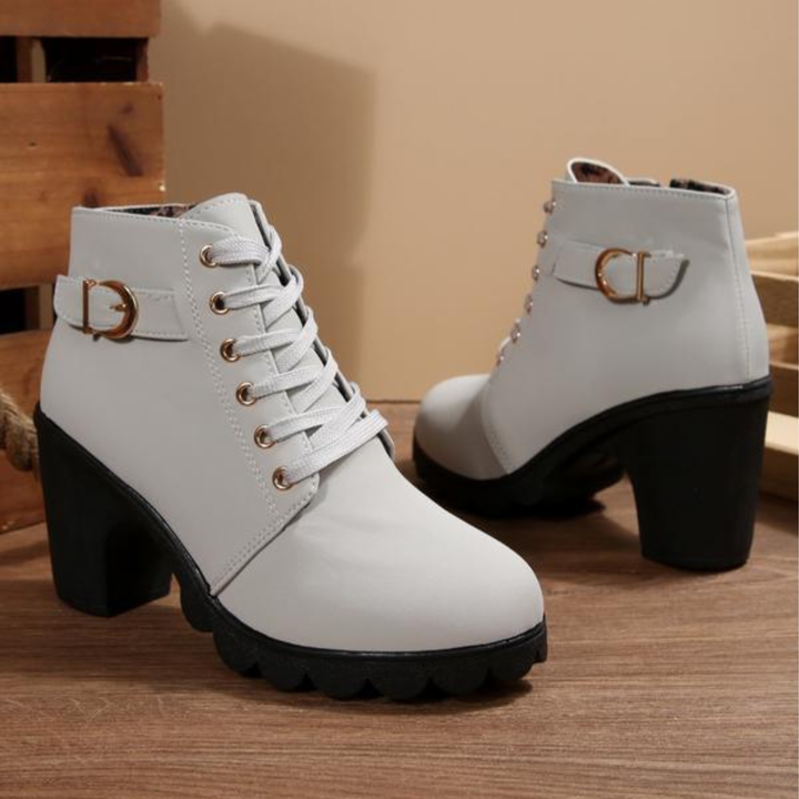 Katni - Chic Veterschoenen met Metalen Gesp en Chunky Enkellaarsjes