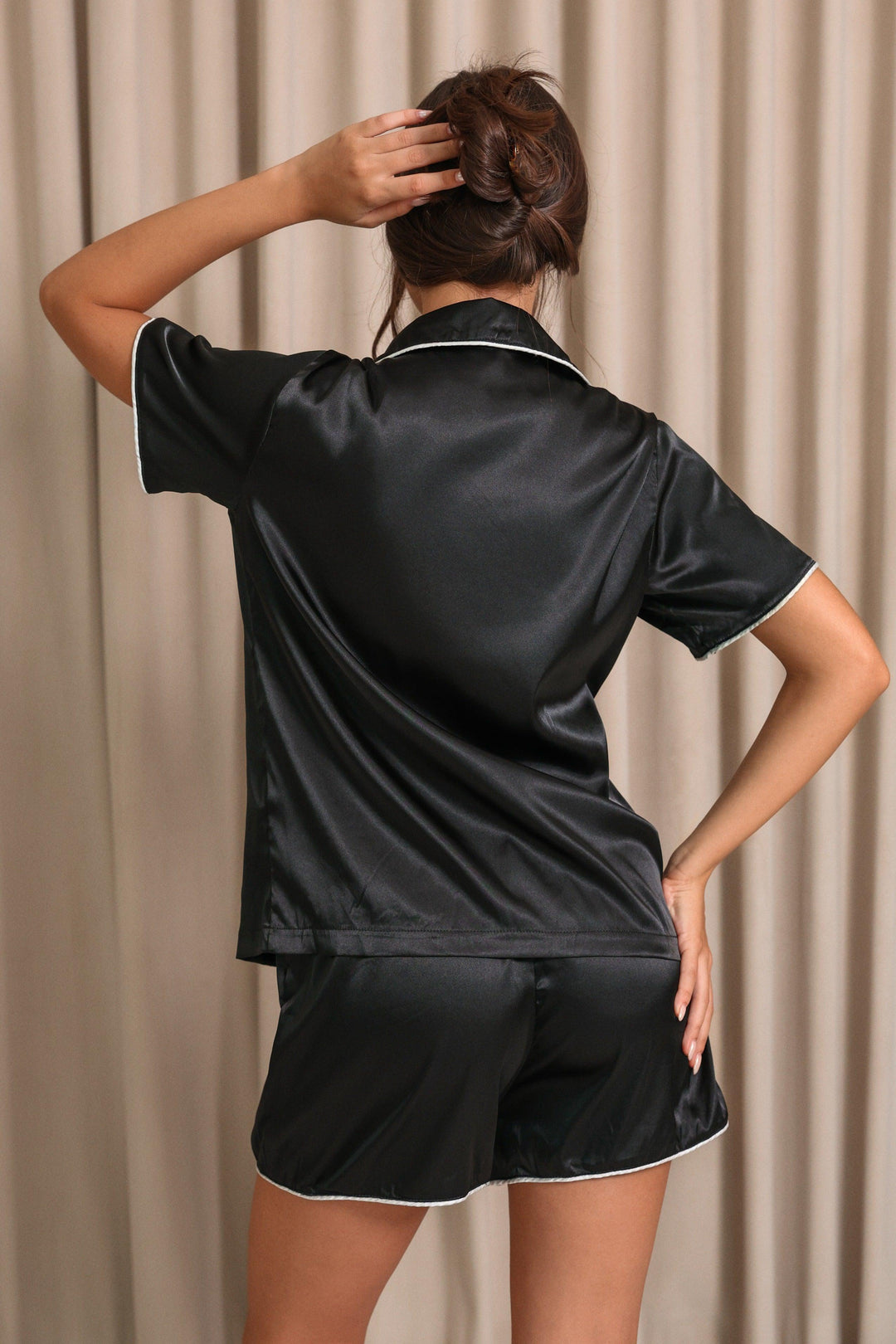 Nyla Satijnen Korte Pyjama Set - Zwart