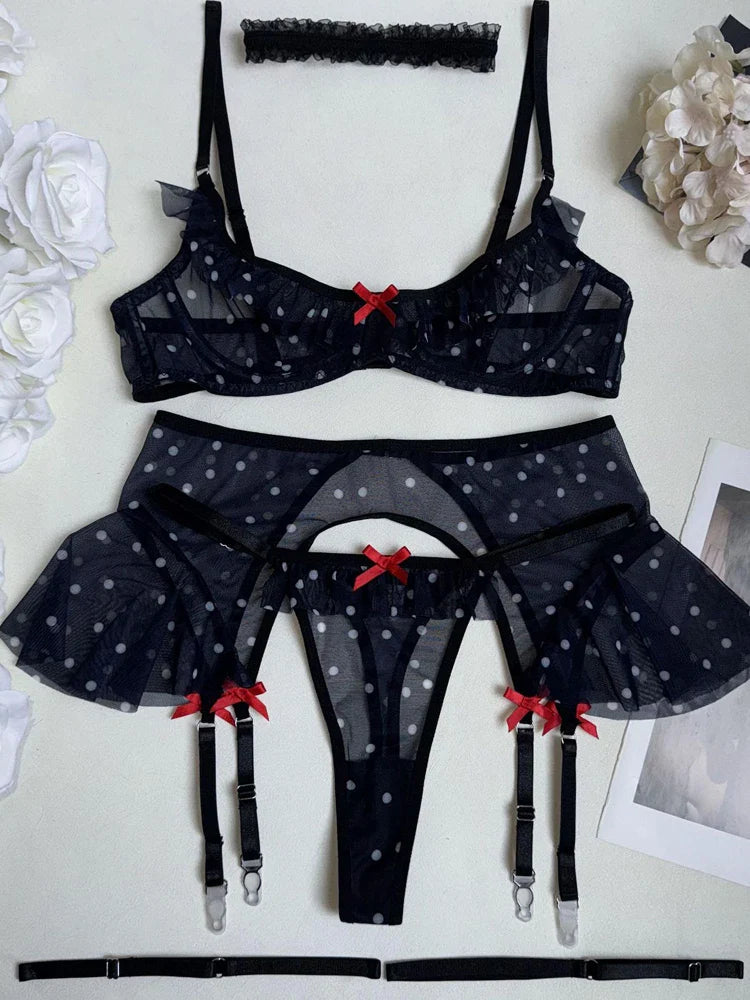 Satijnen Lingerie met Waarschuwingen