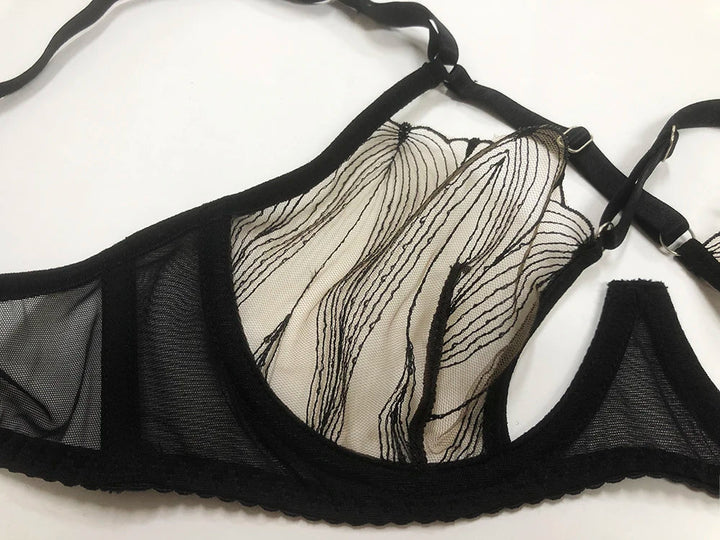 Rode Lip Geheimen Bh Set" can be rewritten as "Rode Lip Secret Bra Set.