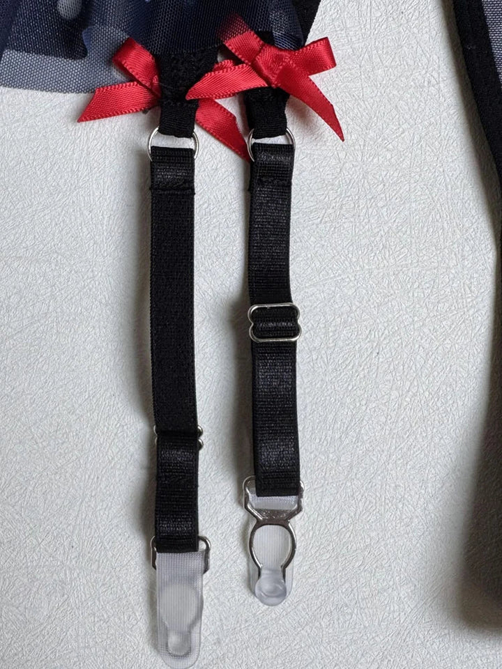 Satijnen Lingerie met Waarschuwingen