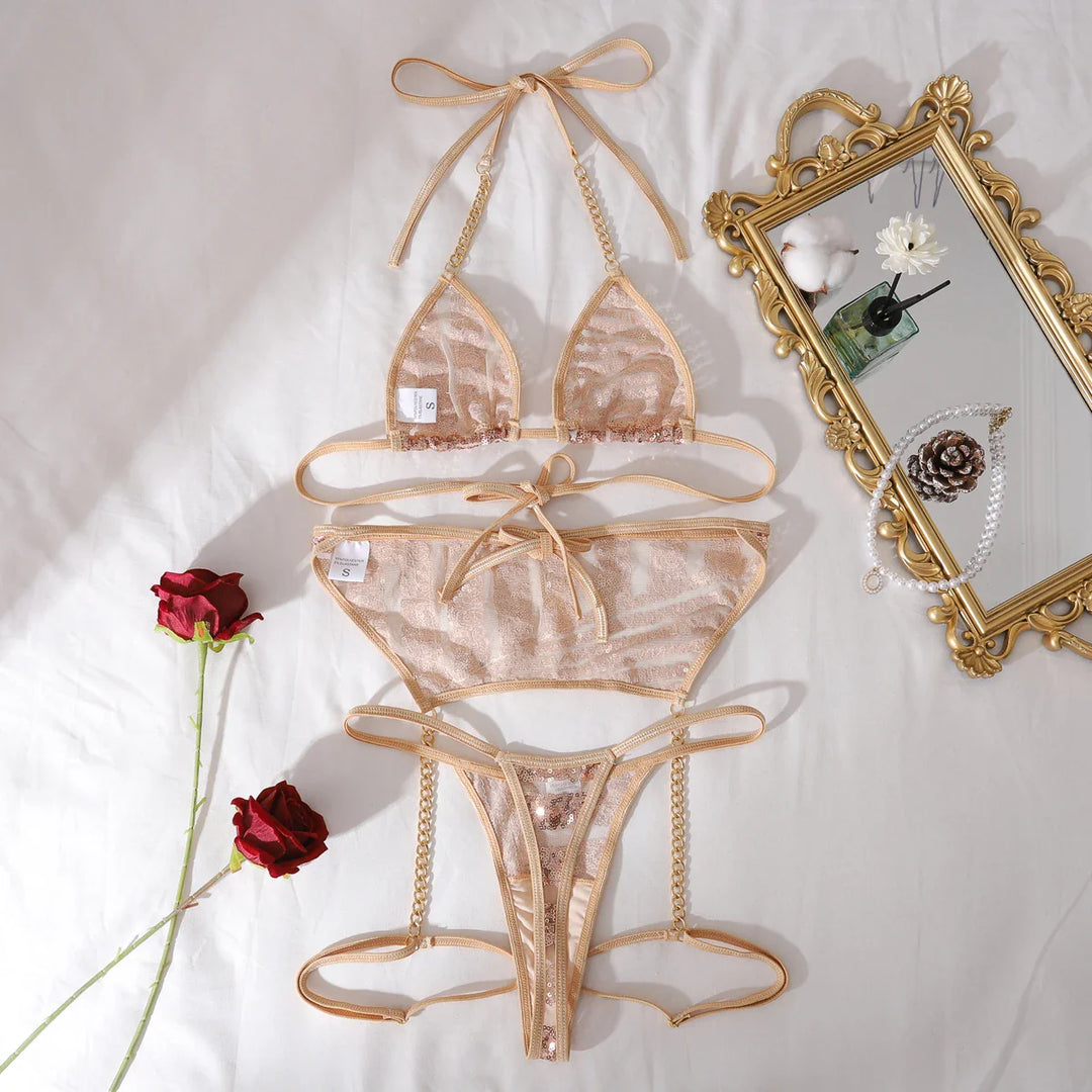 Verborgene Geheimen in Satijnen Lingerie