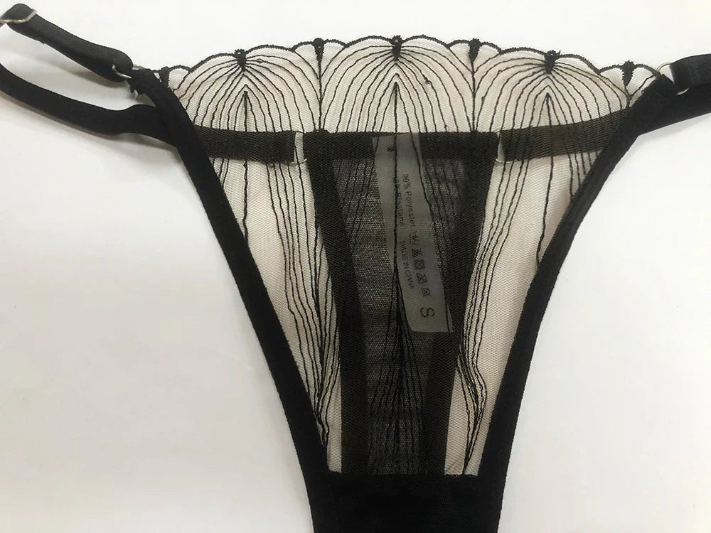 Rode Lip Geheimen Bh Set" can be rewritten as "Rode Lip Secret Bra Set.